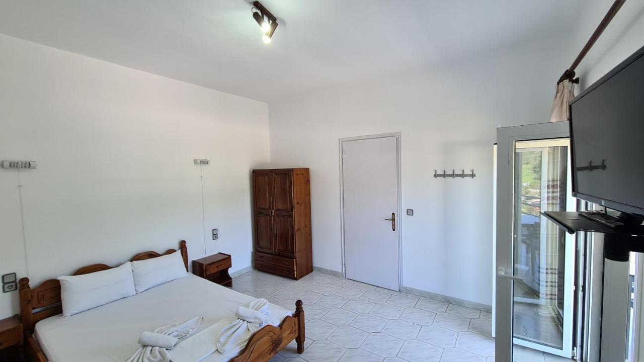 Amarandos Studios - Rooms & Apartments Marantochori Exterior photo