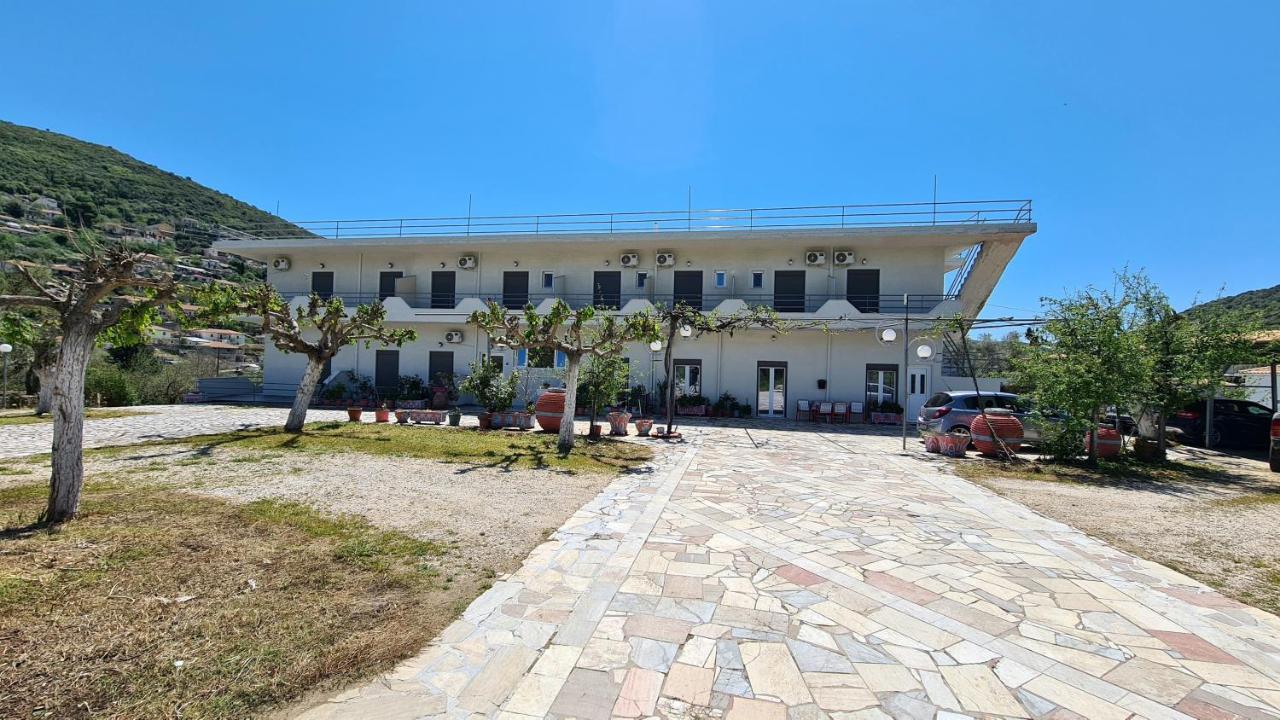 Amarandos Studios - Rooms & Apartments Marantochori Exterior photo